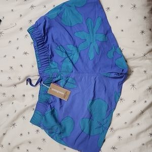 NWT Patagonia 2.5 Barely Baggies Shorts Women's Size M - Teal Purple Flowers